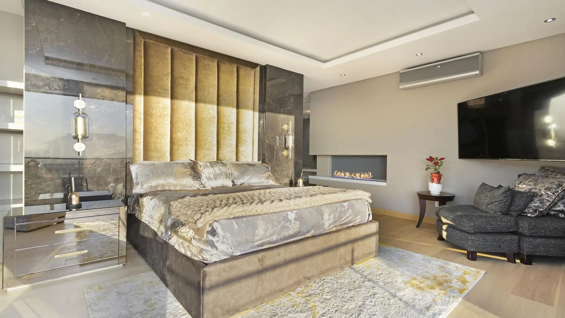 Baronetcy Kings Villa By Host Agents Plattekloof 0*,  South Africa