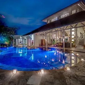 https://la-villa-oberoi.ubudhotelsnow.com