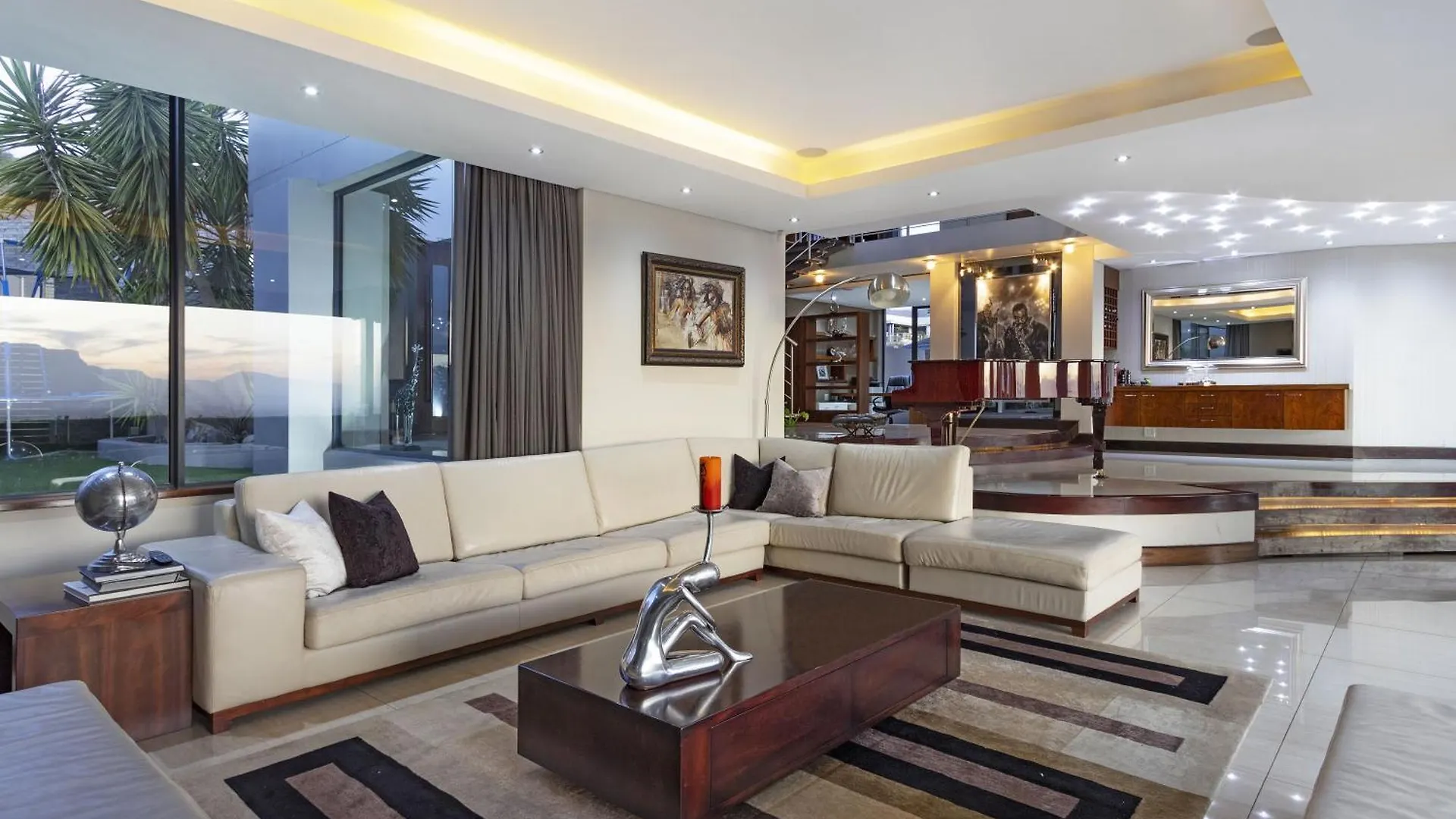 Baronetcy Kings Villa By Host Agents Plattekloof 0*,